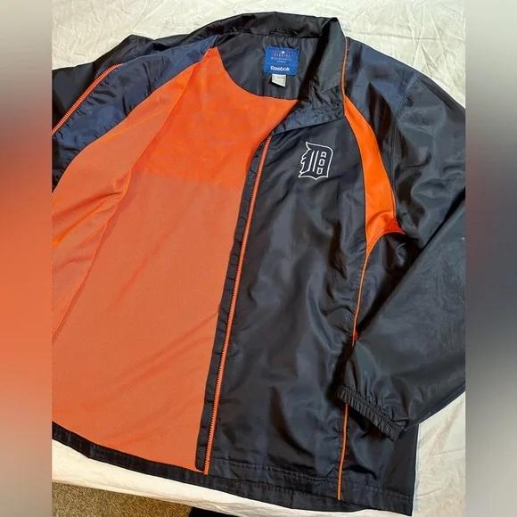 Reebok Genuine Merchandise Detroit Tigers Jacket - Picture 2 of 7